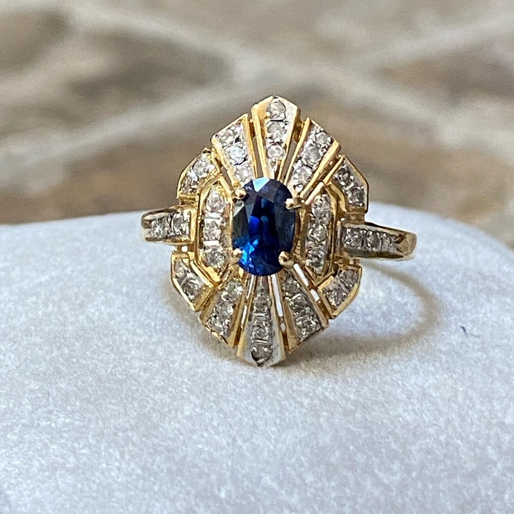GENUINE SAPPHIRE DIAMOND RING 14KT GOLD